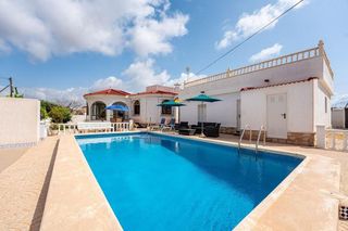 Chalet en venta en La Siesta - El Salado - Torreta en Torrevieja