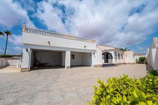 Chalet en venta en La Siesta - El Salado - Torreta en Torrevieja