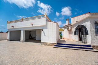 Chalet en venta en La Siesta - El Salado - Torreta en Torrevieja
