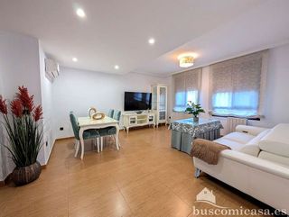 Chalet en venta en Linares