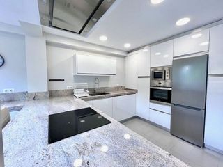 Piso en alquiler en El Mayorazgo - El Limonar en Málaga