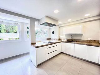 Piso en alquiler en El Mayorazgo - El Limonar en Málaga