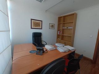 Oficina en alquiler en Plaza España - Villa Pilar - Reyes Católicos - Vadillos en Burgos