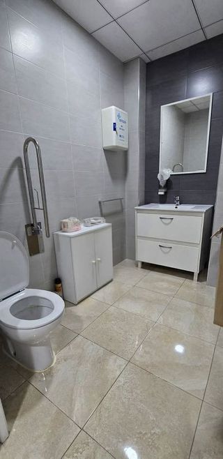 Local comercial en alquiler en Zona Avenida al Vedat en Torrent