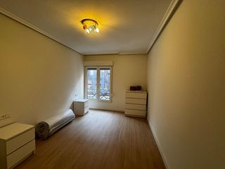 Piso en alquiler en Centro en Gijón