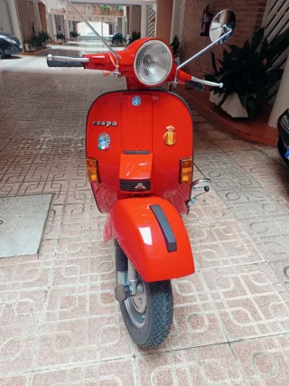 Vespa 200 Iris Roja