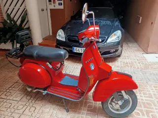 Vespa 200 Iris Roja