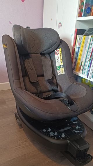 Silla de coche para bebé gris