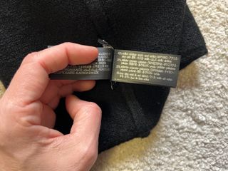 Gorro Zara y gargantilla negros