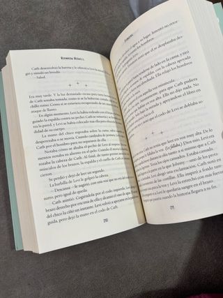 Fangirl (Biblioteca Indie) (Spanish Edition)