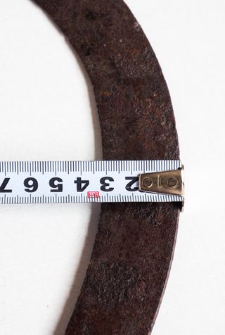 Hoz antigua de metal