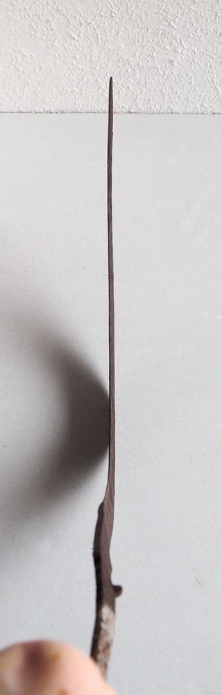 Hoz antigua de metal