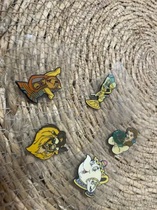 Lote 5 pins La Bella y la Bestia