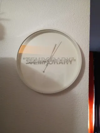 Reloj de pared Temporary