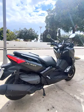 Yamaha X-Max 400