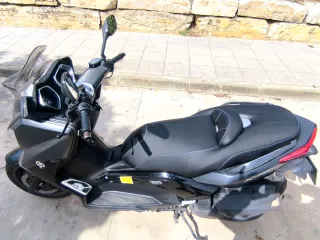 Yamaha X-Max 400