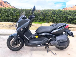 Yamaha X-Max 400