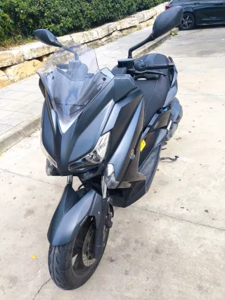 Yamaha X-Max 400