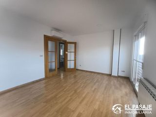 Piso en venta en Linares