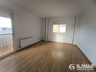 Piso en venta en Linares