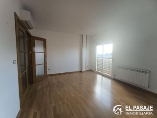 Piso en venta en Linares