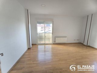 Piso en venta en Linares