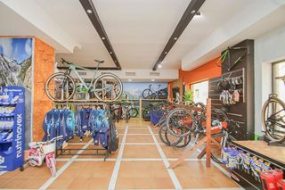 Local comercial en venta en Zona Avda. Juan de Diego - Parque Municipal  en Bormujos