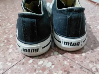 Zapatillas MTNG negras y blancas