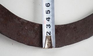 Hoz antigua de metal