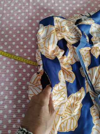 Tuta elegante blu e gialla