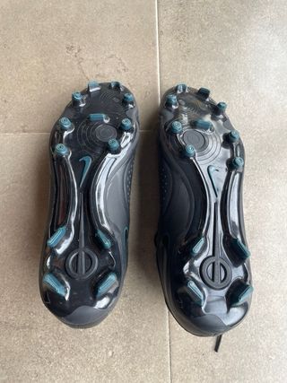 Botas de fútbol Nike Tiempo Negras