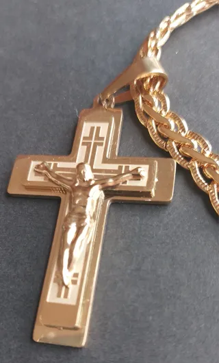 Collar acero dorado 48 cm, cruz 6cm, eslabón 7mm.