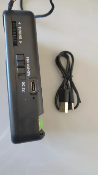 Radio Portátil USB Recargable FM/AM/SW