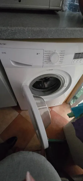 Lavadora Benavent BL1061 6kg. URGE VENDER MUDANZA