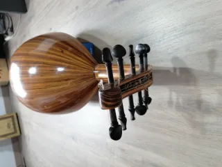 Laúd árabe de madera