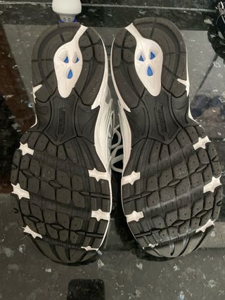 Zapatillas New Balance 530 Plata y Blanco