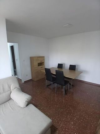 Piso en alquiler en Polígono Cartuja – La Paz en Granada