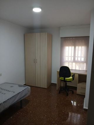 Piso en alquiler en Polígono Cartuja – La Paz en Granada