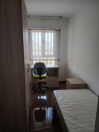 Piso en alquiler en Polígono Cartuja – La Paz en Granada