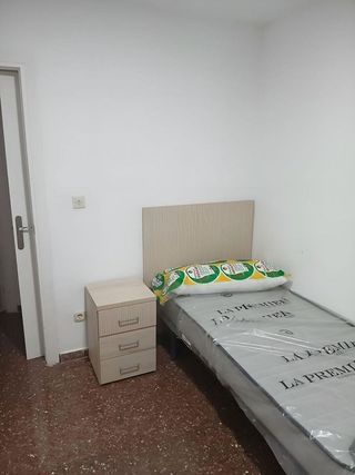 Piso en alquiler en Polígono Cartuja – La Paz en Granada