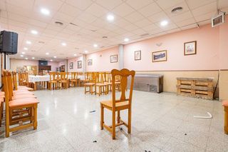 Local comercial en venta en Esquivias