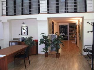 Local comercial en alquiler en Parque Ayala - Jardín de la Abadía - Huelín en Málaga