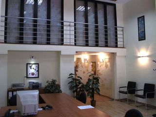 Local comercial en alquiler en Parque Ayala - Jardín de la Abadía - Huelín en Málaga