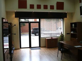 Local comercial en alquiler en Parque Ayala - Jardín de la Abadía - Huelín en Málaga