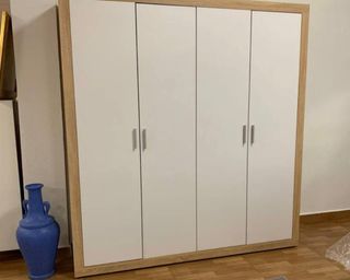 Armario 4 puertas madera y blanco