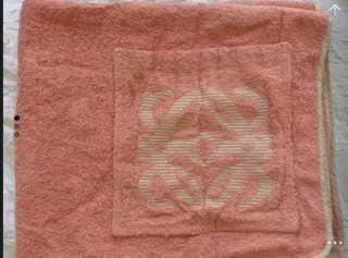 Toalla Loewe grande rosa