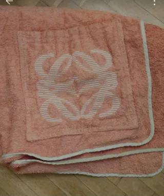 Toalla Loewe grande rosa