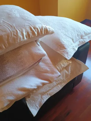 Mesita de noche de madera