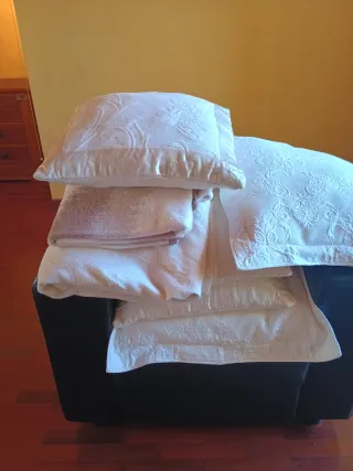 Mesita de noche de madera