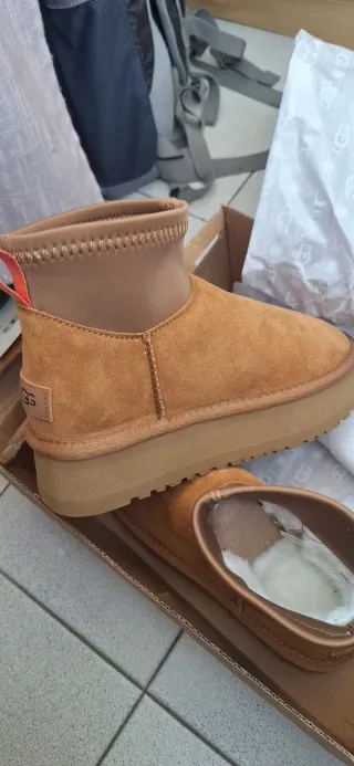 Botas UGG Classic Mini Dipper Plataforma Marrón